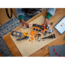 Stort bj�rgningsk�ret�j med kran