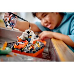 Kystvagtens redningsb�d og helikopter