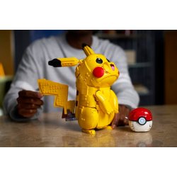 Pikachu og Pok� Ball