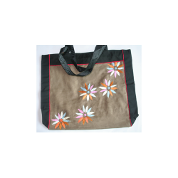 Taske stor sort sand med blomster praktisk