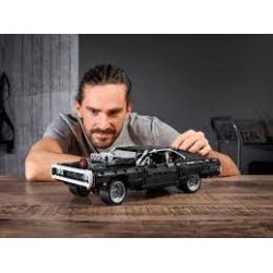 LEGO TECHNIC Doms Dodge Charger 42111