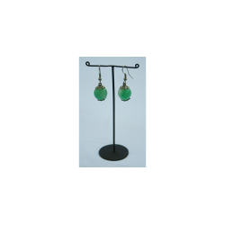 reringe med perle af sten i grn