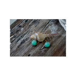 reringe med perle af sten i grn