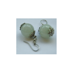 reringe med perle af sten i hvid