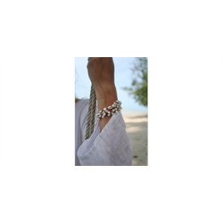 Armbnd m. ferskvandlignende hvide perler