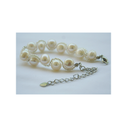 Hndlavet armbnd med flotte perler