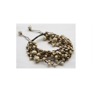 Hndlavet armbnd med perler af tr