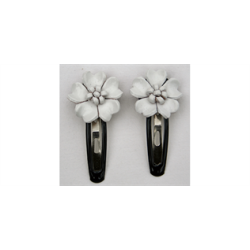 Hrspnder med lder blomst i hvid.