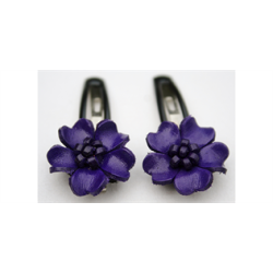 Hrspnder med lder blomst i marinebl.