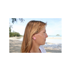 Flotte hndlavede reringe med lder blomst i pink.