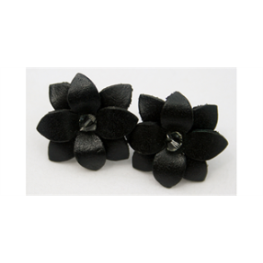 Flotte hndlavede reringe med lder blomst i sort.