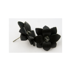 Flotte hndlavede reringe med lder blomst i sort.